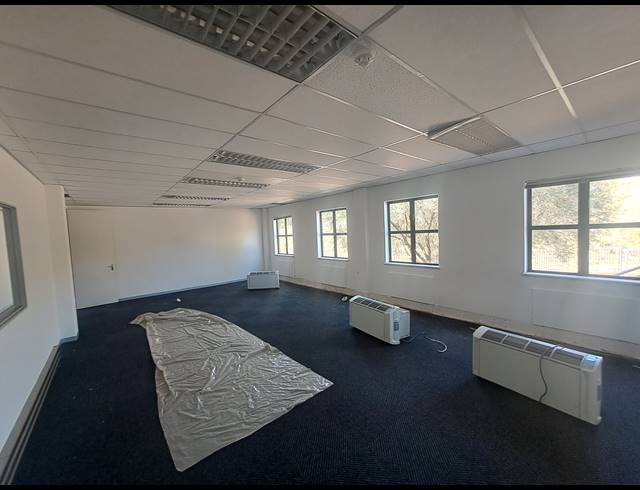 464M² OFFICE TO LET IN HYDE PARK